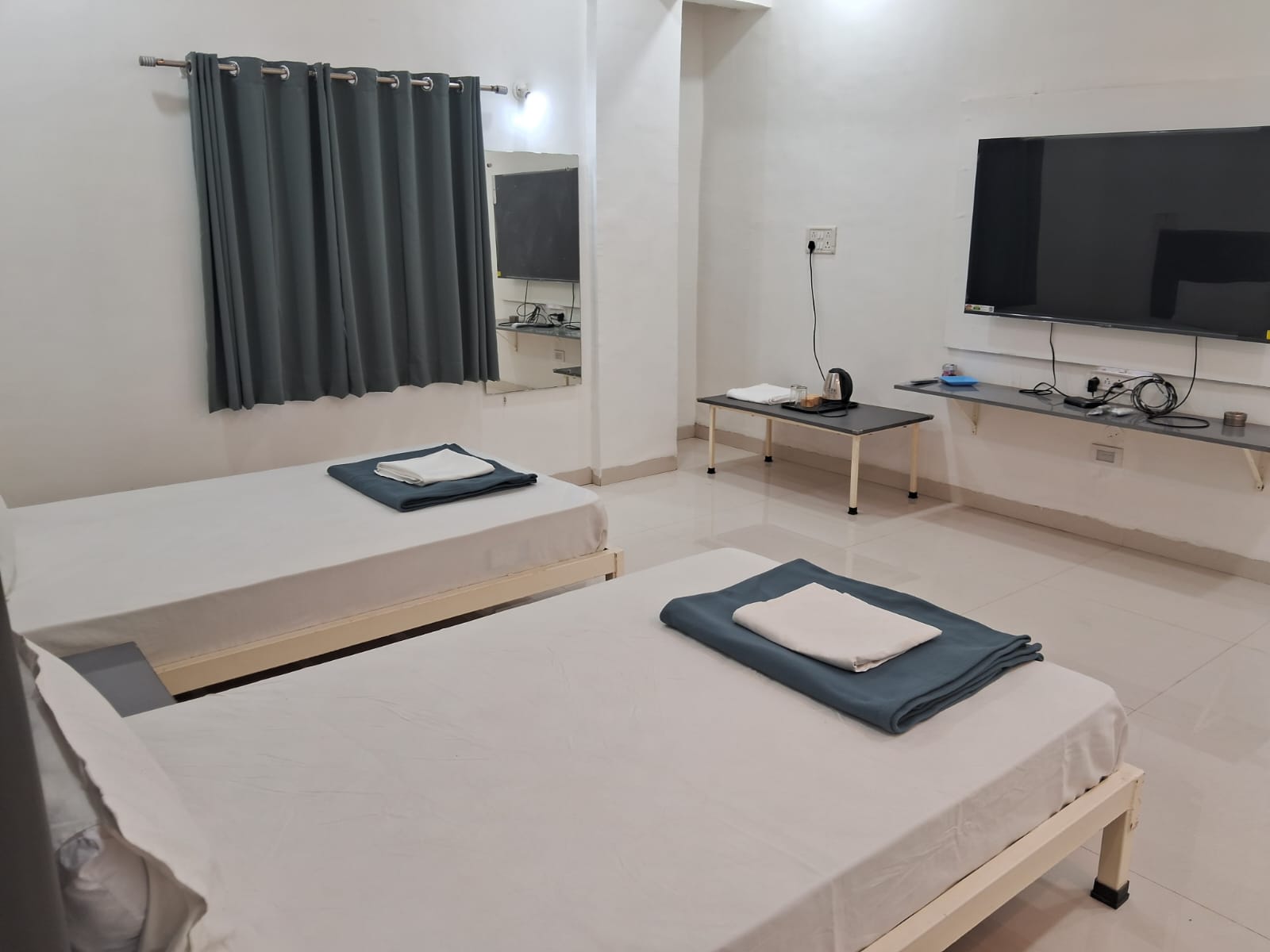 Room with entertainment screen